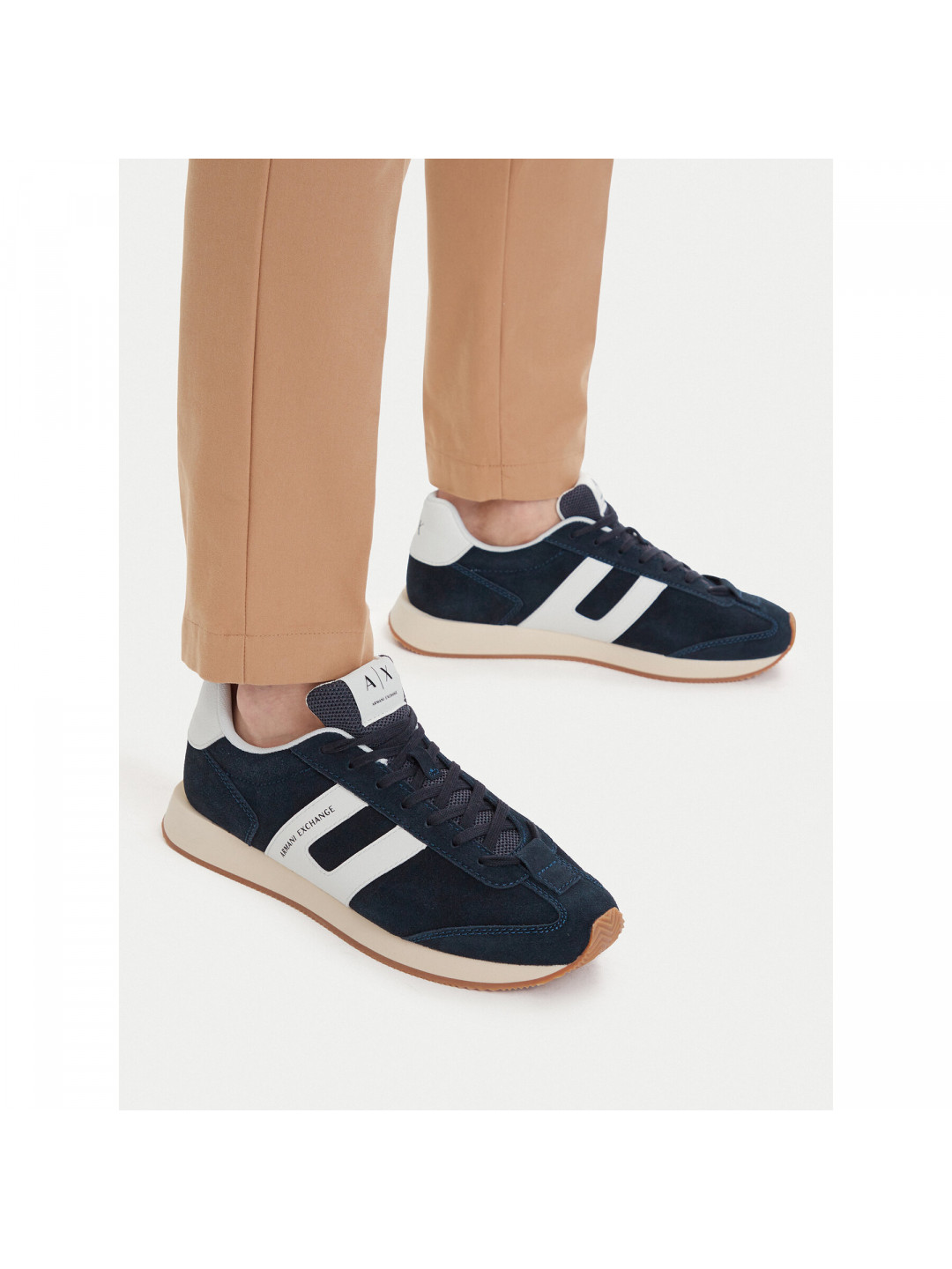 Sneakersy Armani Exchange XM002689 AF17447 UZ048 Tmavomodrá